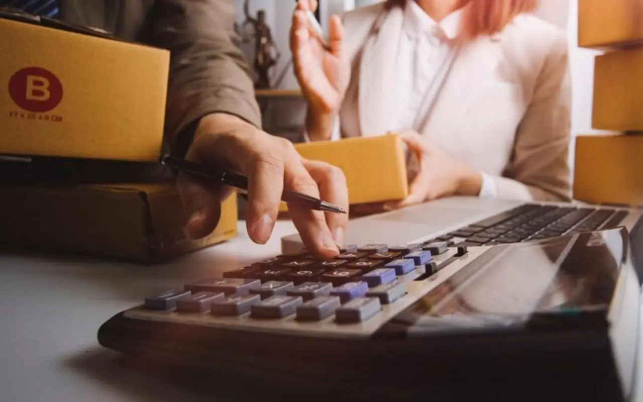 Jak optymalizować koszty transportu lokalnego dla sklepów internetowych?